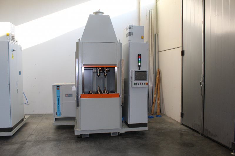 Gema Elettromeccanica Srl - ISOLE DI SALDATURA DI TUBI E FLANGE SU CALOTTE PER CALDAIE DI SCALDABAGNI