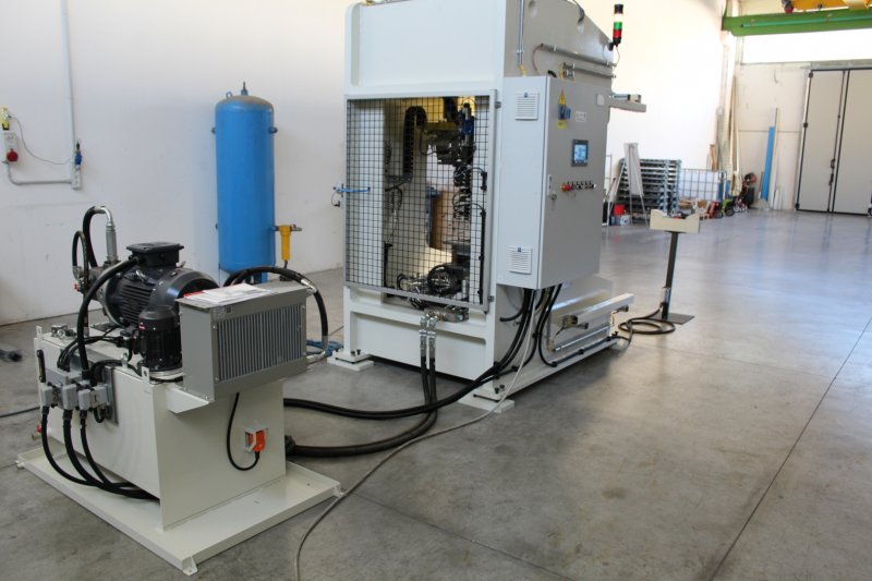 Gema Elettromeccanica Srl - Piegatrice automatica telai con versionamento automatico